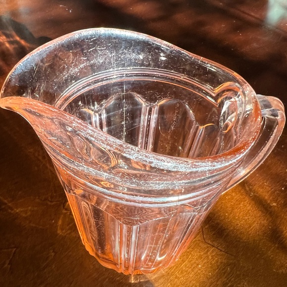 Anchor Hocking COLONIAL KNIFE &
FORK PINK 5" - 16 OZ MILK PITCHER Vintagee - Picture 8 of 8